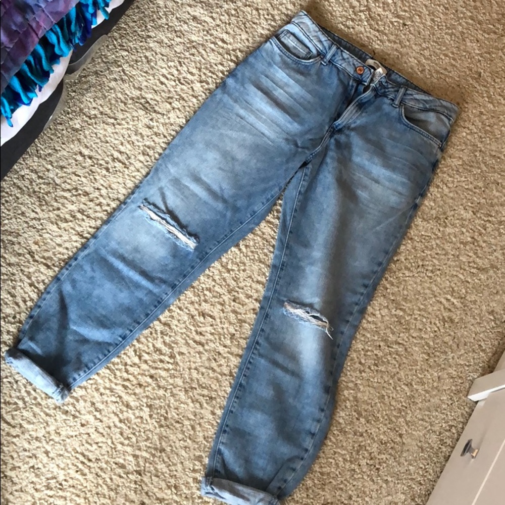 Light wash mom jeans